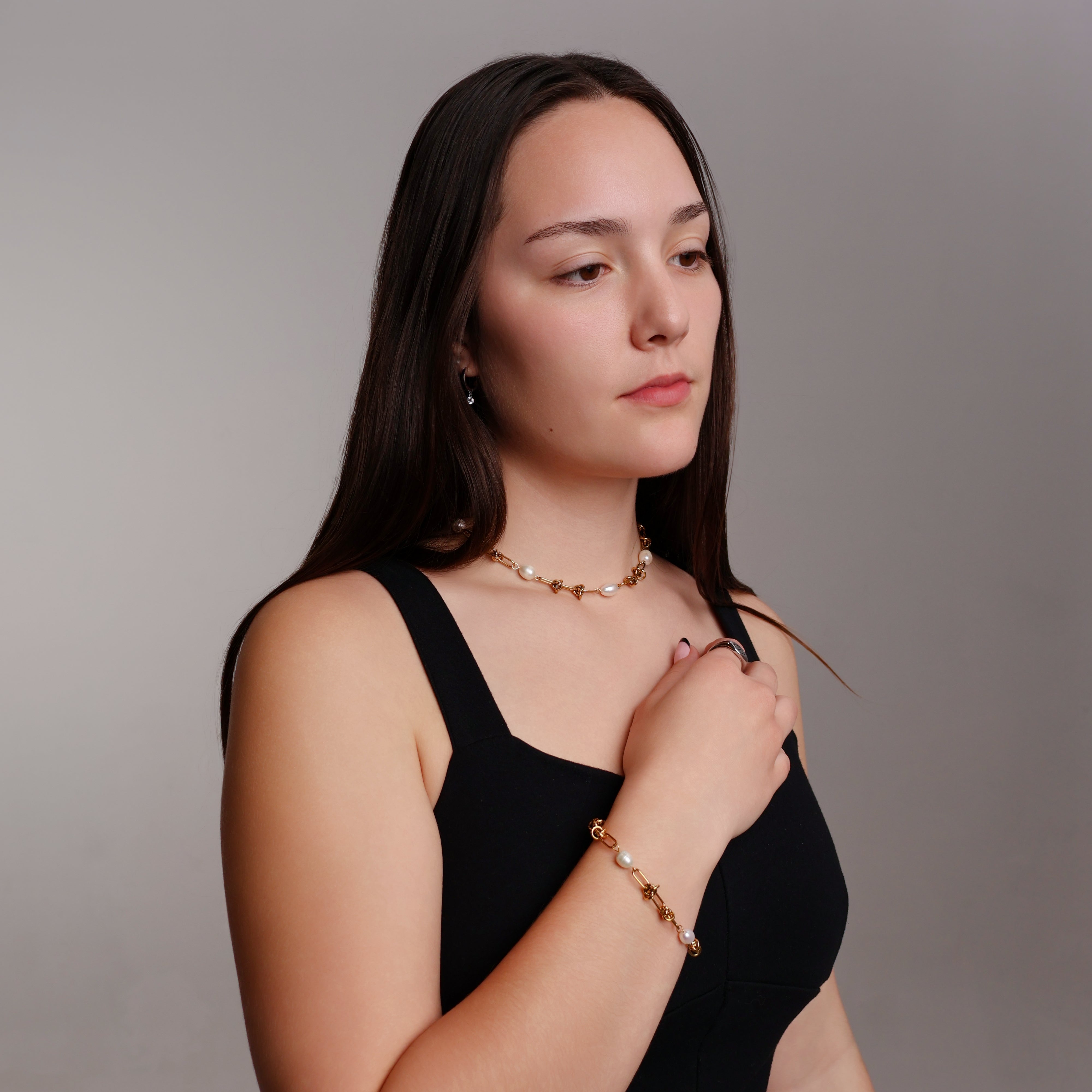 Pearl Weave Gold Necklace (Gold)