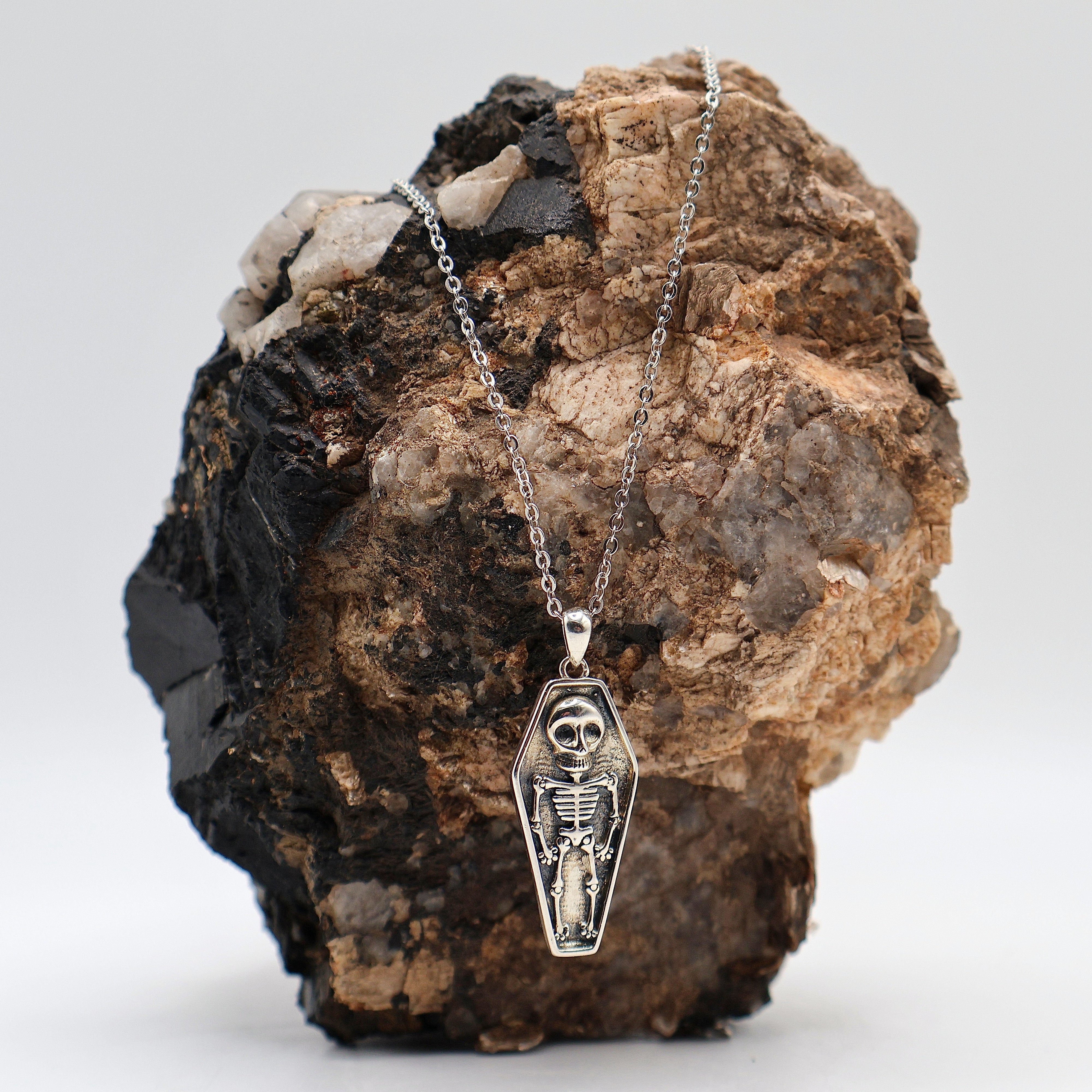 Skeleton Vault Necklace (Silver)