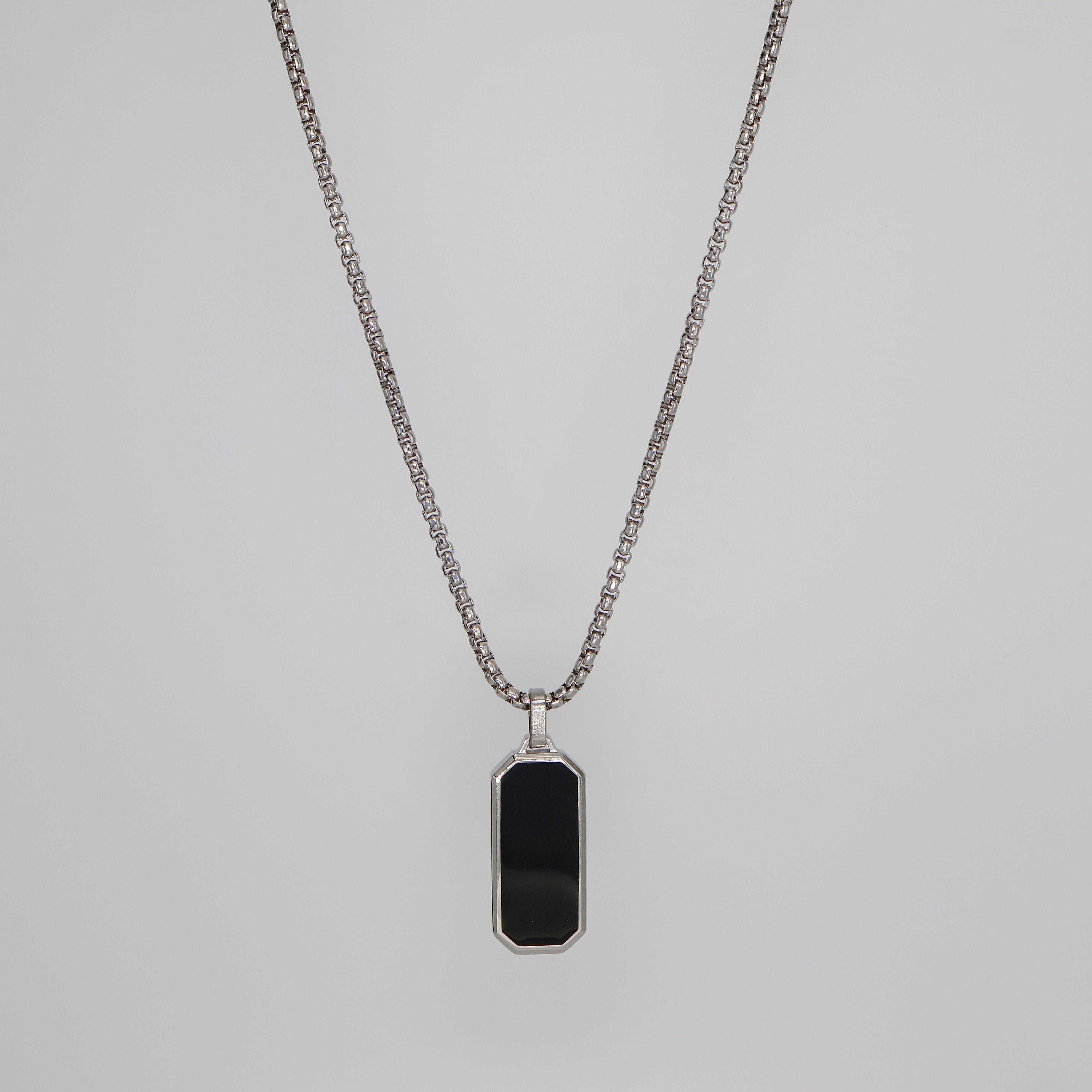 Black Onyx Pendant Necklace (Silver)