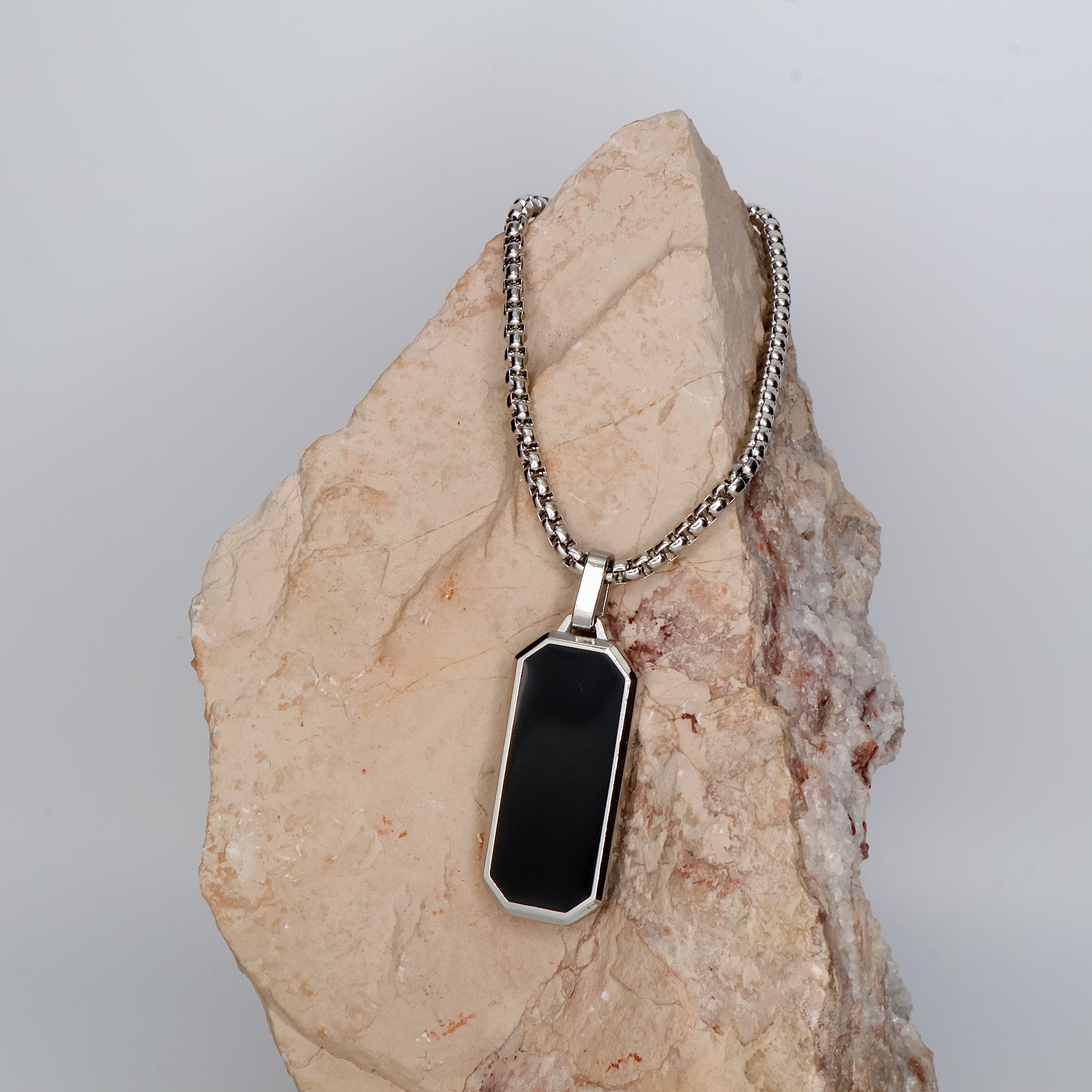 Black Onyx Pendant Necklace (Silver)