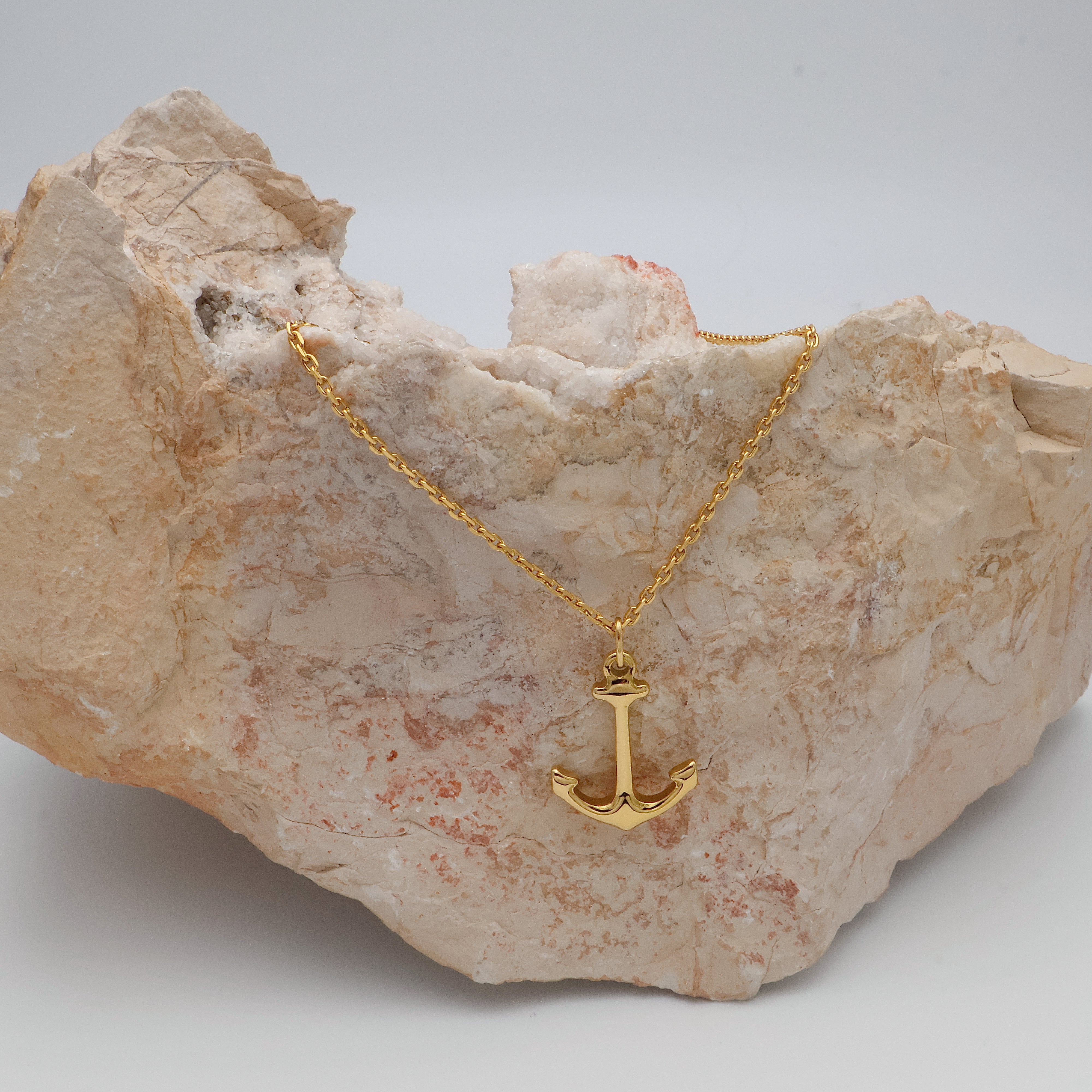 Anchor Pendant Necklace (Gold)