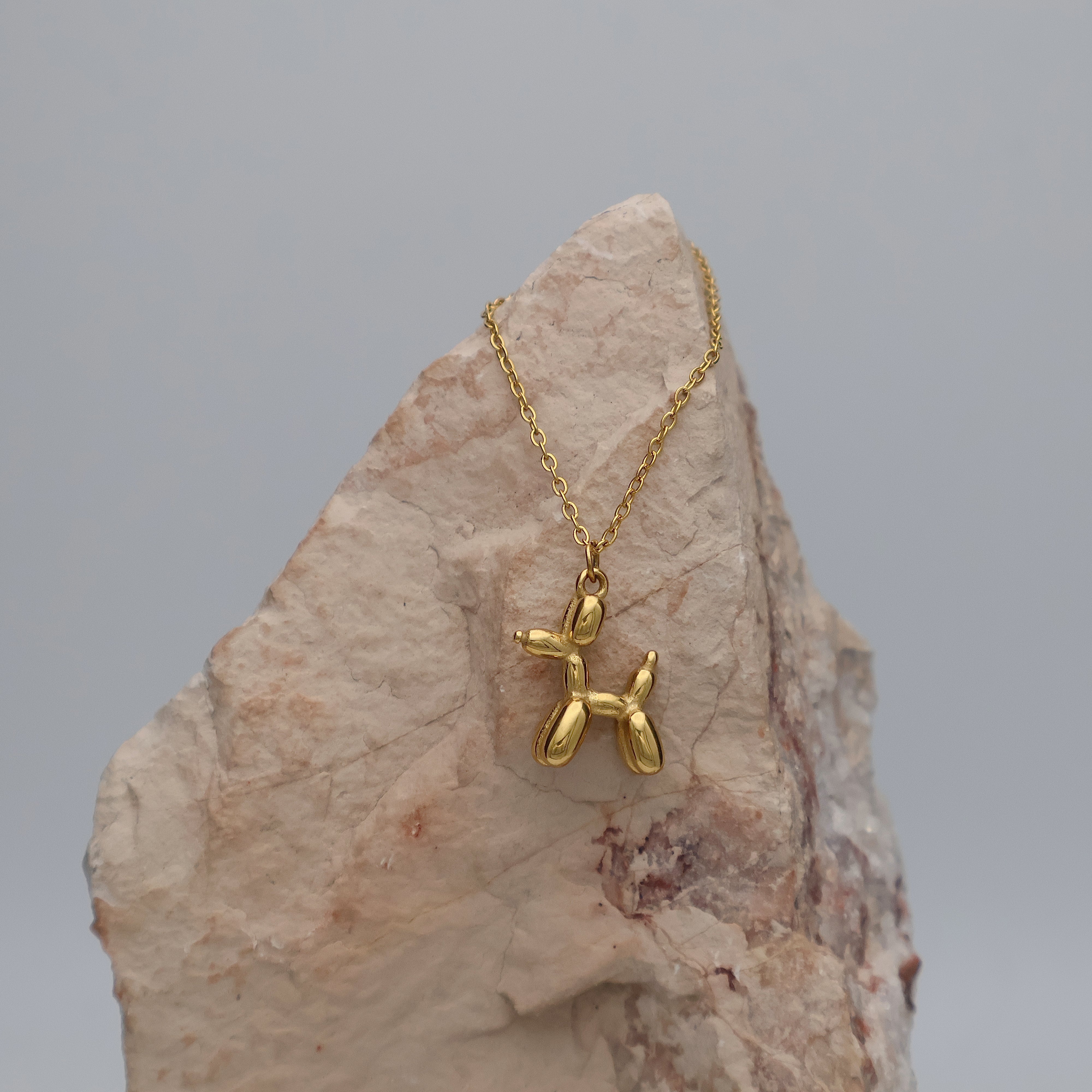 Balloon Dog Necklace (Gold)