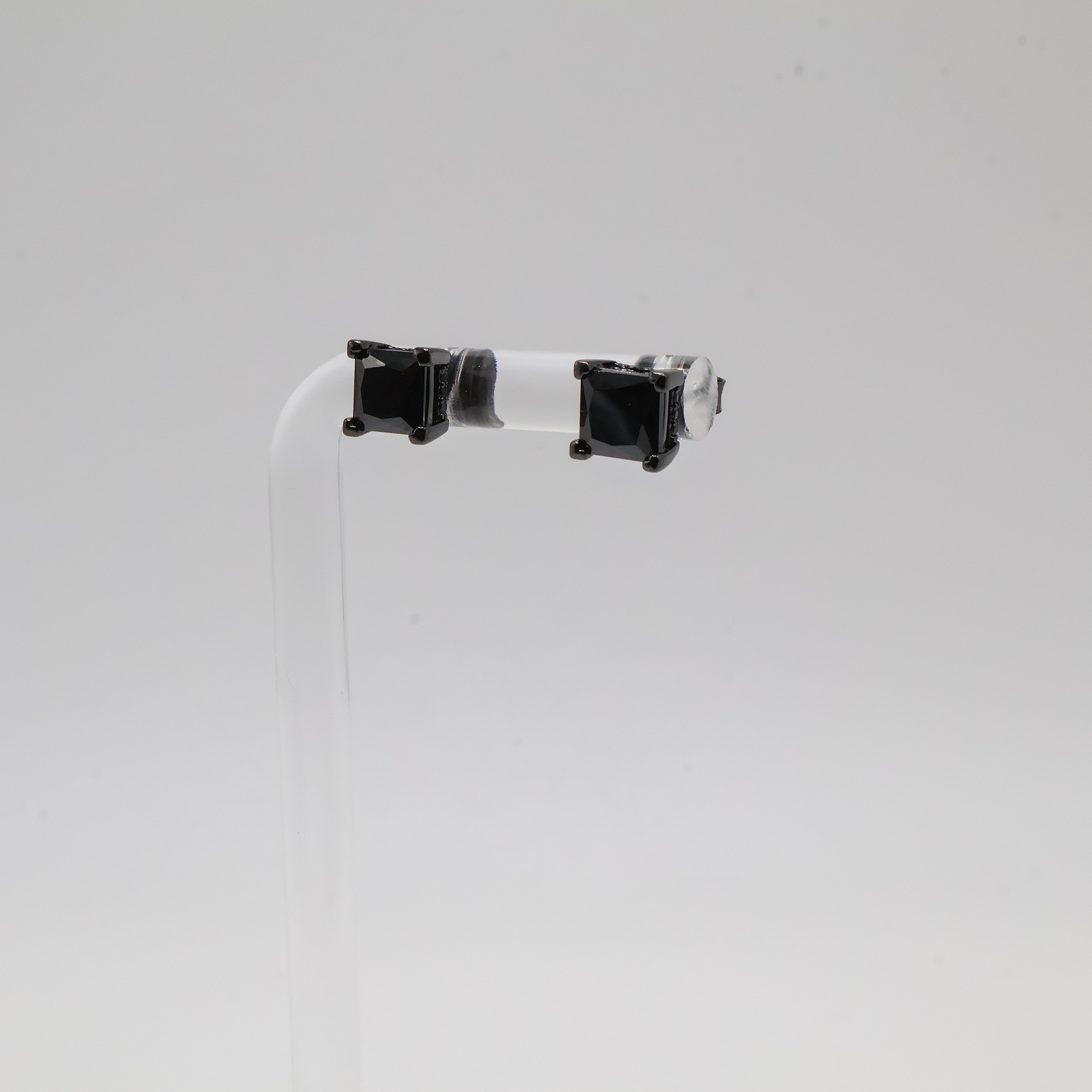 Black Stud Earrings (Black)