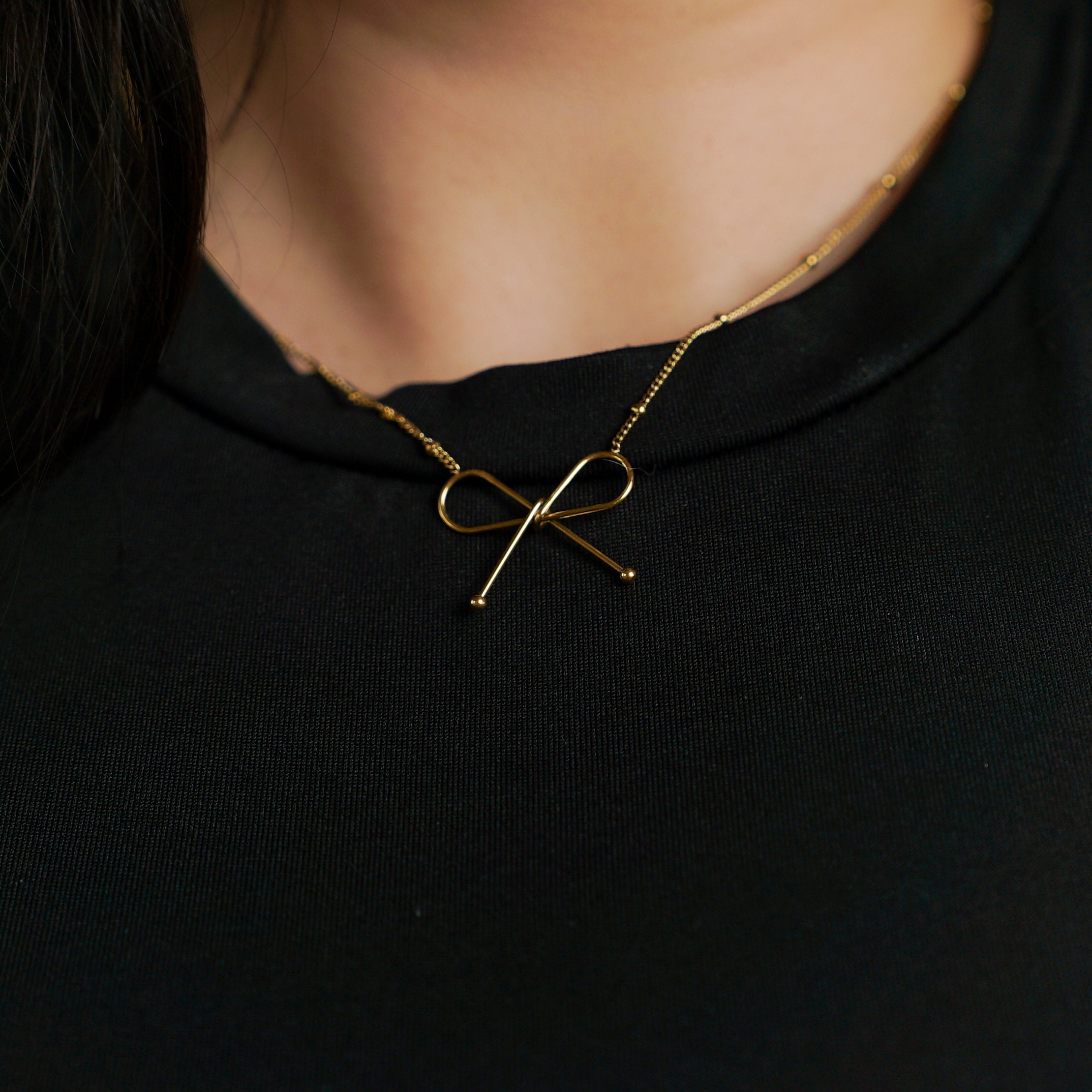 Thin Bow Necklace (Gold)