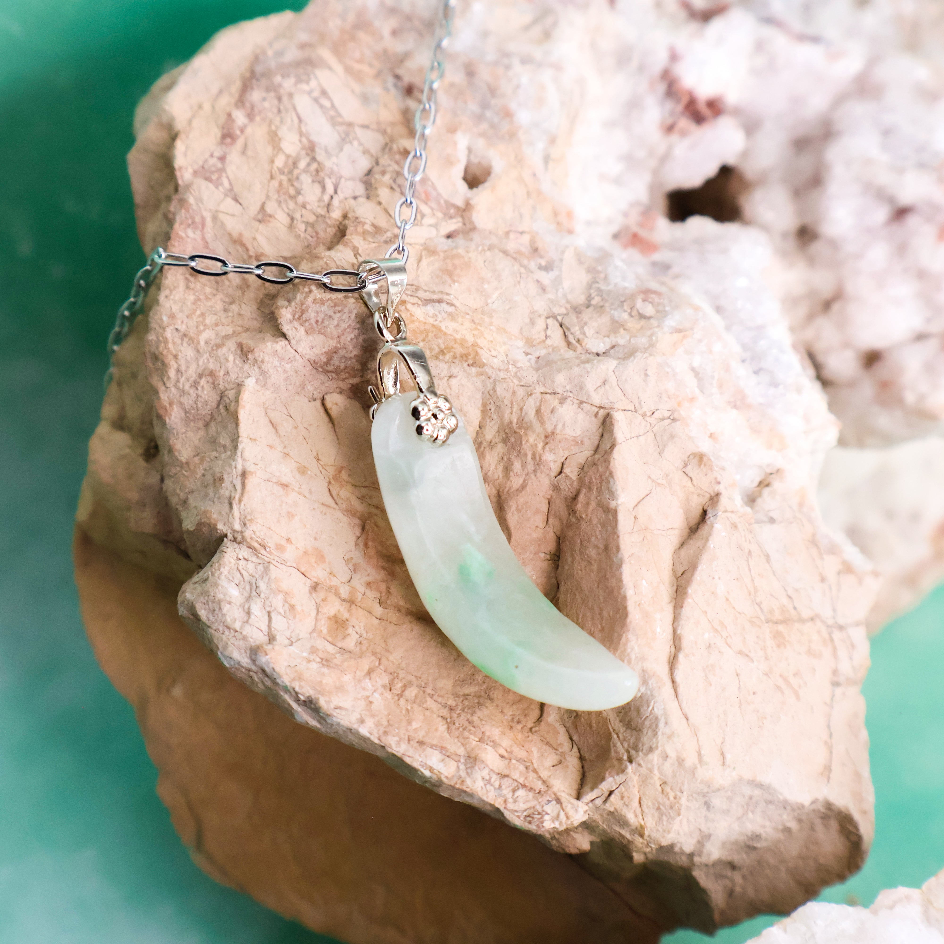 Jade Fang Necklace (Silver)